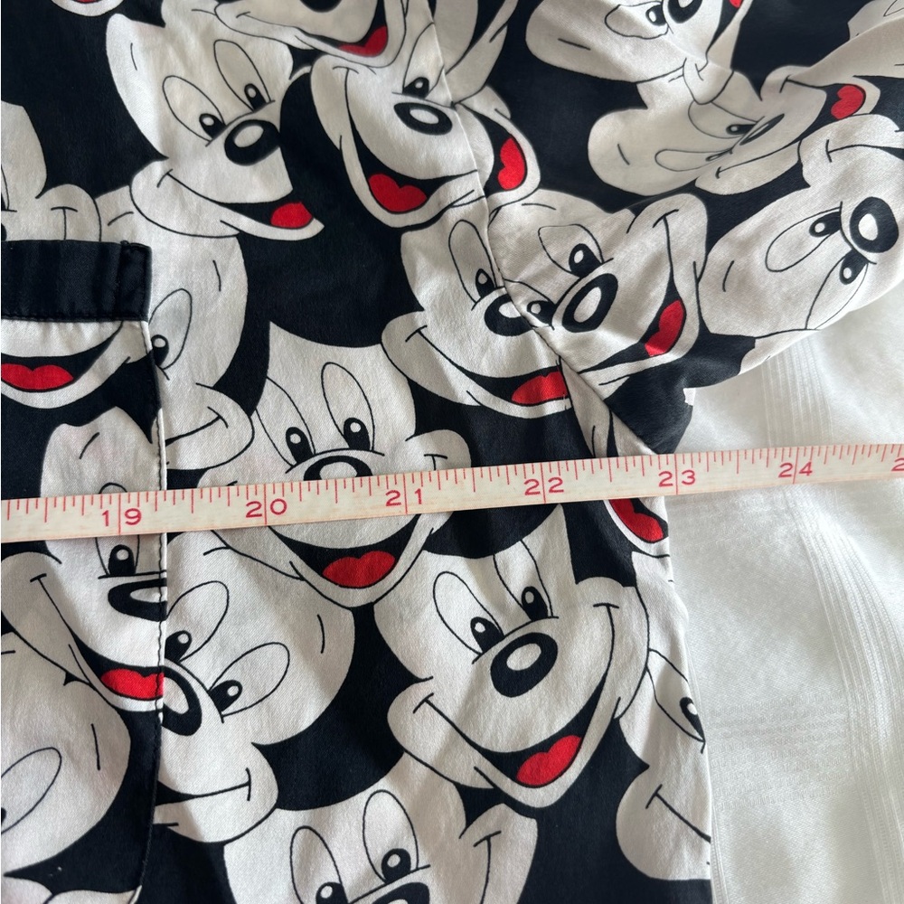 100% silk,machine wash, Disney oversized size M 23”ptp. Covered buttons. - Picture 4 of 7